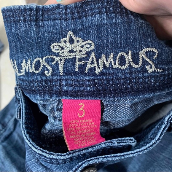 Almost Famous distressed jeans size 3 GUC - Picture 3 of 5